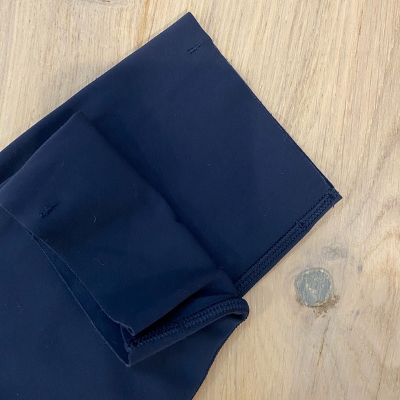 Navy blue lulu lemon leggings size 4 - Picture 4 of 4